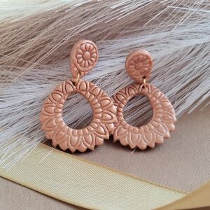 Elegant Drop Earrings in Brown